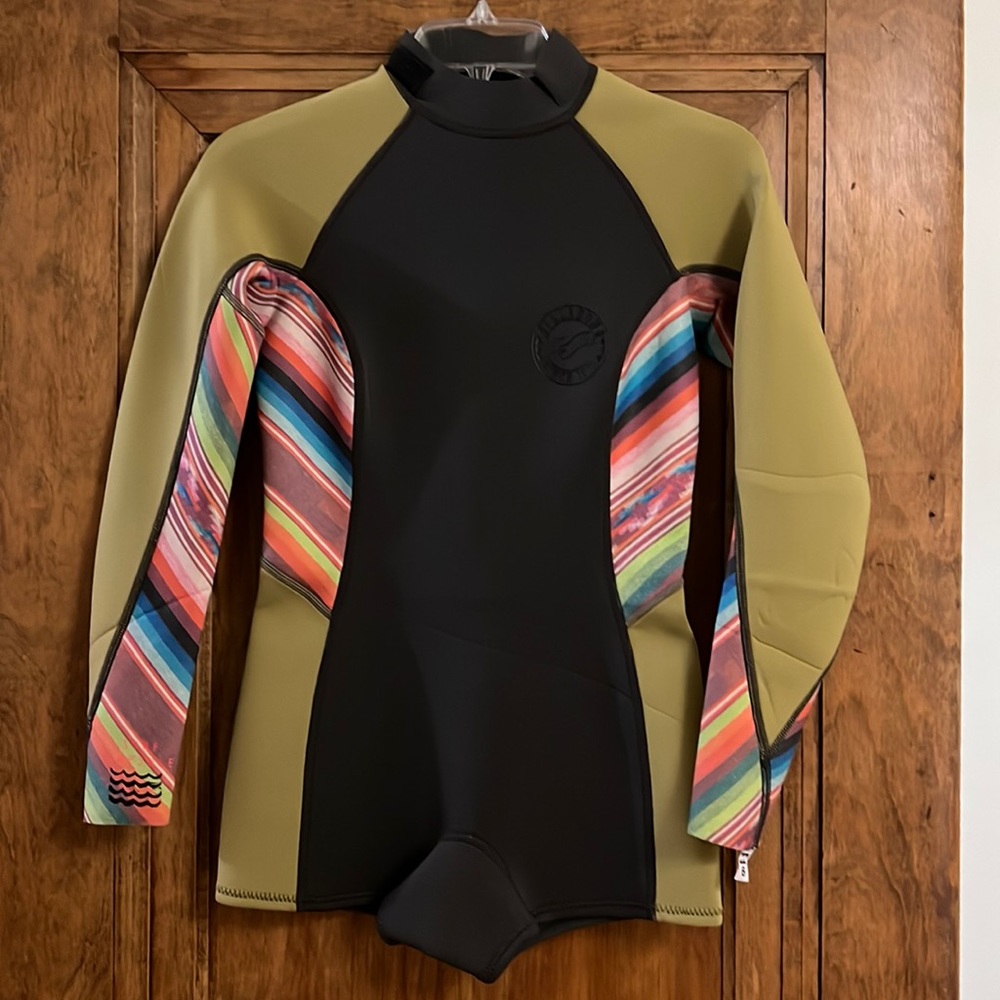 Billabong Wetsuit Brand New Without Tags Sz 6